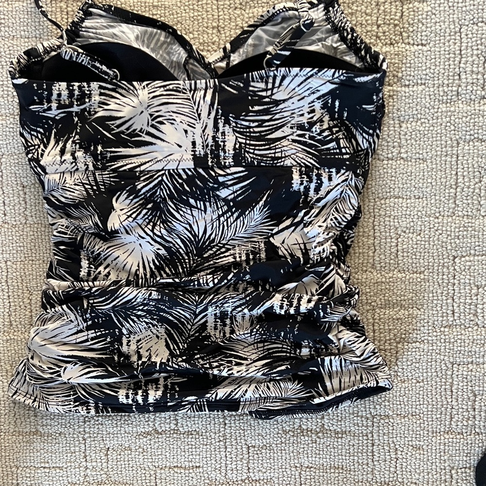 Garnet Hill Black and White Palm Print Tankini - Picture 8 of 10